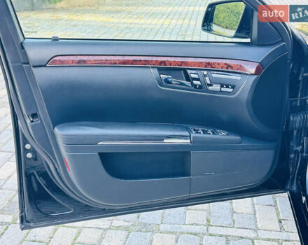 Черный Мерседес С Класс, объемом двигателя 2.99 л и пробегом 347 тыс. км за 13500 $, фото 12 на Automoto.ua