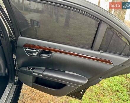 Черный Мерседес С Класс, объемом двигателя 3.5 л и пробегом 176 тыс. км за 11499 $, фото 33 на Automoto.ua