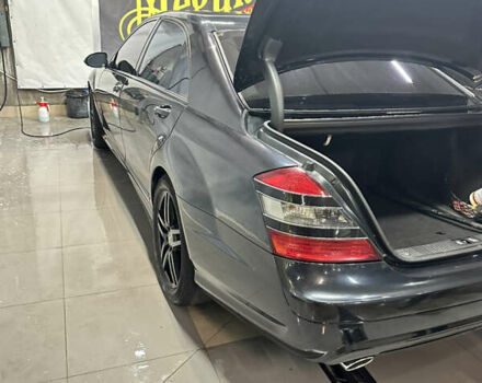 Черный Мерседес С Класс, объемом двигателя 5.5 л и пробегом 255 тыс. км за 12500 $, фото 7 на Automoto.ua