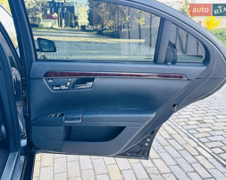 Черный Мерседес С Класс, объемом двигателя 2.99 л и пробегом 347 тыс. км за 13500 $, фото 18 на Automoto.ua