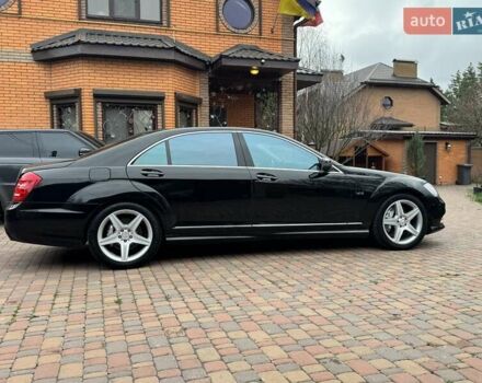 Чорний Мерседес С Клас, об'ємом двигуна 5.51 л та пробігом 190 тис. км за 22000 $, фото 24 на Automoto.ua