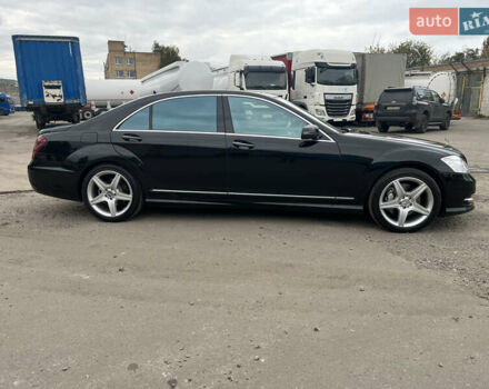 Черный Мерседес С Класс, объемом двигателя 5.46 л и пробегом 252 тыс. км за 18000 $, фото 3 на Automoto.ua
