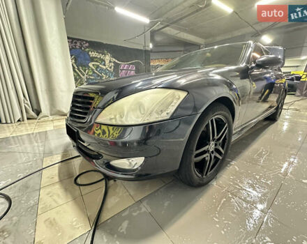 Черный Мерседес С Класс, объемом двигателя 5.5 л и пробегом 255 тыс. км за 12500 $, фото 6 на Automoto.ua