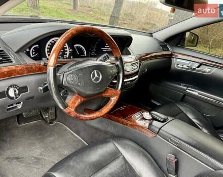Черный Мерседес С Класс, объемом двигателя 3.5 л и пробегом 176 тыс. км за 11499 $, фото 13 на Automoto.ua