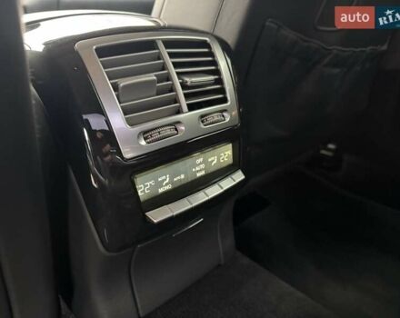 Чорний Мерседес С Клас, об'ємом двигуна 5.51 л та пробігом 190 тис. км за 22000 $, фото 19 на Automoto.ua