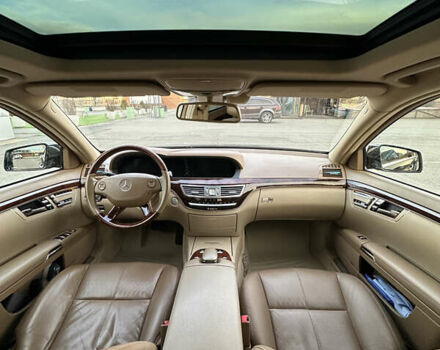 Черный Мерседес С Класс, объемом двигателя 5.5 л и пробегом 170 тыс. км за 17000 $, фото 33 на Automoto.ua