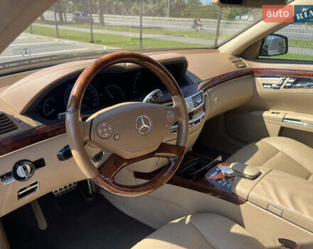 Черный Мерседес С Класс, объемом двигателя 5.5 л и пробегом 185 тыс. км за 19999 $, фото 11 на Automoto.ua