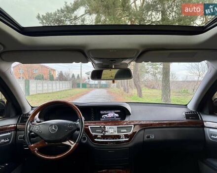 Чорний Мерседес С Клас, об'ємом двигуна 3.5 л та пробігом 176 тис. км за 10999 $, фото 18 на Automoto.ua