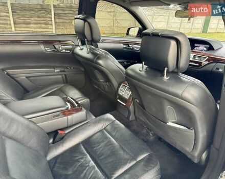 Черный Мерседес С Класс, объемом двигателя 3.5 л и пробегом 176 тыс. км за 11999 $, фото 34 на Automoto.ua