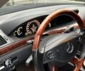 Чорний Мерседес С Клас, об'ємом двигуна 5.46 л та пробігом 229 тис. км за 18000 $, фото 10 на Automoto.ua