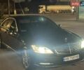 Чорний Мерседес С Клас, об'ємом двигуна 3.5 л та пробігом 140 тис. км за 12500 $, фото 1 на Automoto.ua