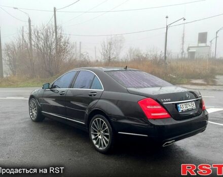 Черный Мерседес С Класс, объемом двигателя 5.5 л и пробегом 286 тыс. км за 15000 $, фото 4 на Automoto.ua