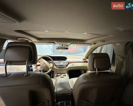 Черный Мерседес С Класс, объемом двигателя 5.5 л и пробегом 255 тыс. км за 12500 $, фото 31 на Automoto.ua