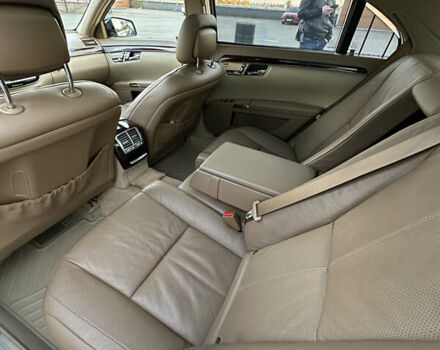 Черный Мерседес С Класс, объемом двигателя 5.5 л и пробегом 170 тыс. км за 17000 $, фото 30 на Automoto.ua