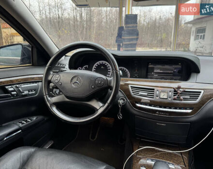 Черный Мерседес С Класс, объемом двигателя 5.46 л и пробегом 333 тыс. км за 14999 $, фото 19 на Automoto.ua