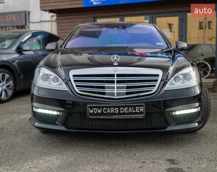 Чорний Мерседес С Клас, об'ємом двигуна 5.46 л та пробігом 288 тис. км за 18500 $, фото 1 на Automoto.ua