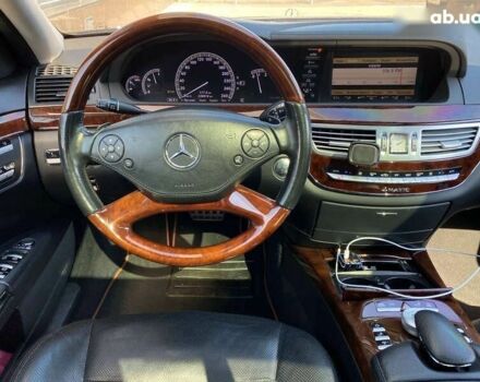 Чорний Мерседес С Клас, об'ємом двигуна 5.5 л та пробігом 234 тис. км за 17900 $, фото 16 на Automoto.ua