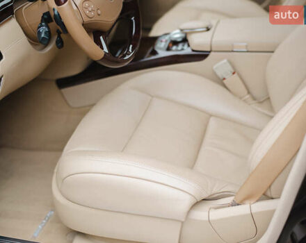 Чорний Мерседес С Клас, об'ємом двигуна 5.46 л та пробігом 70 тис. км за 30000 $, фото 21 на Automoto.ua