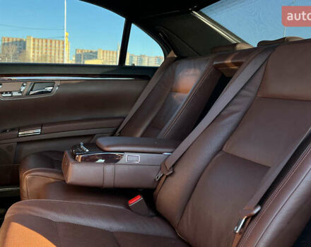 Черный Мерседес С Класс, объемом двигателя 5.46 л и пробегом 262 тыс. км за 14999 $, фото 25 на Automoto.ua