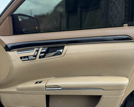 Черный Мерседес С Класс, объемом двигателя 5.46 л и пробегом 228 тыс. км за 14950 $, фото 14 на Automoto.ua