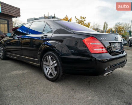 Чорний Мерседес С Клас, об'ємом двигуна 5.46 л та пробігом 288 тис. км за 18500 $, фото 11 на Automoto.ua