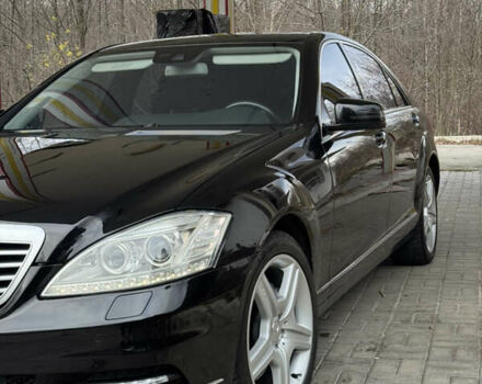 Черный Мерседес С Класс, объемом двигателя 5.46 л и пробегом 333 тыс. км за 14999 $, фото 5 на Automoto.ua