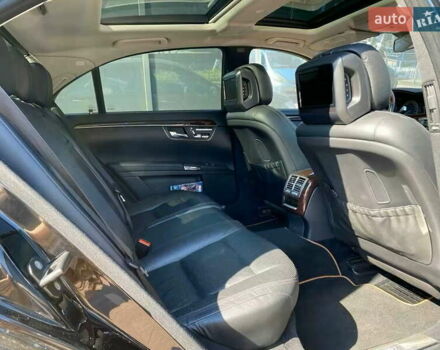 Черный Мерседес С Класс, объемом двигателя 5.5 л и пробегом 234 тыс. км за 15900 $, фото 30 на Automoto.ua