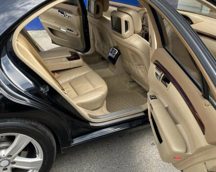 Черный Мерседес С Класс, объемом двигателя 5.46 л и пробегом 296 тыс. км за 17500 $, фото 10 на Automoto.ua