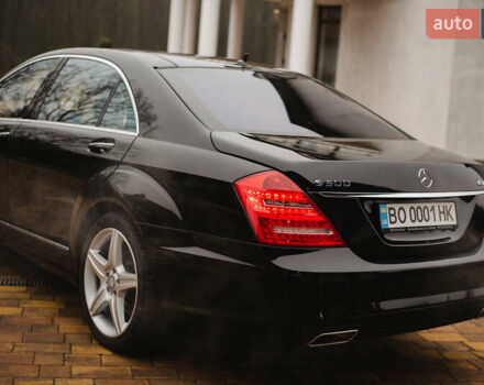 Чорний Мерседес С Клас, об'ємом двигуна 5.46 л та пробігом 70 тис. км за 30000 $, фото 12 на Automoto.ua
