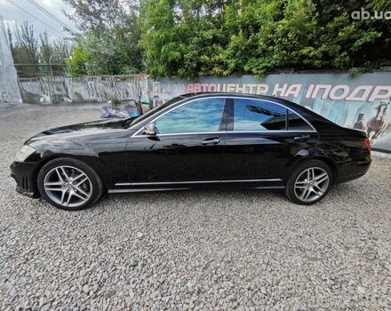 Черный Мерседес С Класс, объемом двигателя 5.5 л и пробегом 176 тыс. км за 15000 $, фото 3 на Automoto.ua