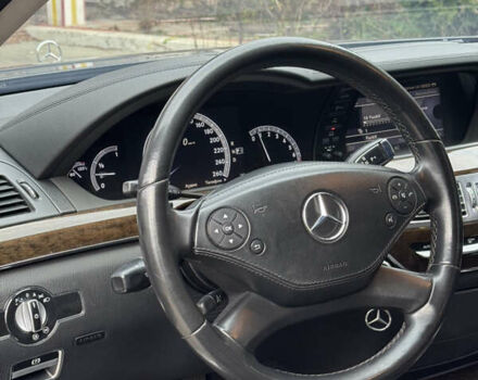 Черный Мерседес С Класс, объемом двигателя 5.46 л и пробегом 333 тыс. км за 14999 $, фото 17 на Automoto.ua