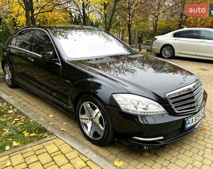 Черный Мерседес С Класс, объемом двигателя 5.46 л и пробегом 190 тыс. км за 23999 $, фото 4 на Automoto.ua