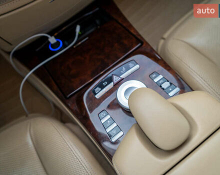 Чорний Мерседес С Клас, об'ємом двигуна 5.46 л та пробігом 288 тис. км за 18500 $, фото 23 на Automoto.ua