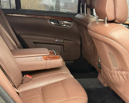 Черный Мерседес С Класс, объемом двигателя 3.5 л и пробегом 80 тыс. км за 19000 $, фото 46 на Automoto.ua