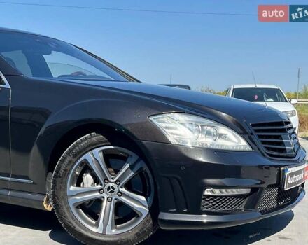 Чорний Мерседес С Клас, об'ємом двигуна 5 л та пробігом 241 тис. км за 13990 $, фото 5 на Automoto.ua