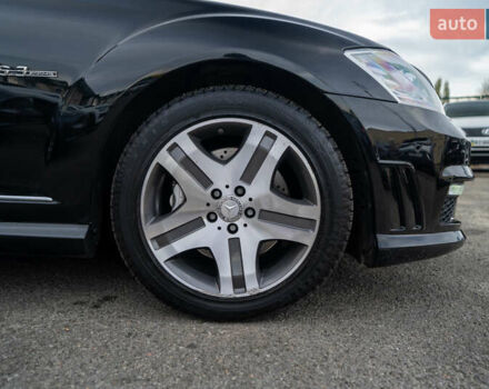 Чорний Мерседес С Клас, об'ємом двигуна 5.46 л та пробігом 288 тис. км за 18500 $, фото 5 на Automoto.ua