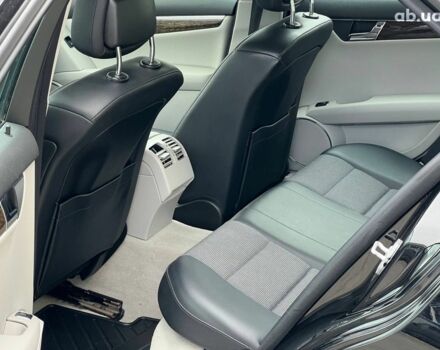 Черный Мерседес С Класс, объемом двигателя 2.2 л и пробегом 251 тыс. км за 10990 $, фото 13 на Automoto.ua