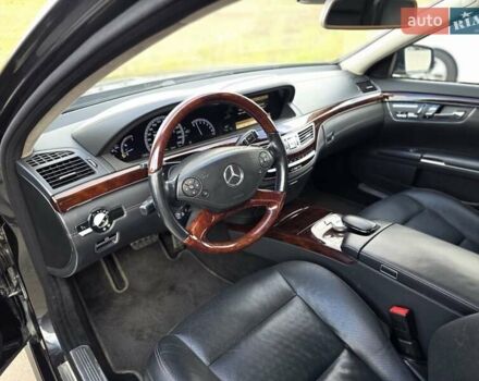 Чорний Мерседес С Клас, об'ємом двигуна 5.5 л та пробігом 212 тис. км за 14900 $, фото 22 на Automoto.ua