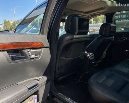 Чорний Мерседес С Клас, об'ємом двигуна 5.5 л та пробігом 234 тис. км за 17900 $, фото 20 на Automoto.ua