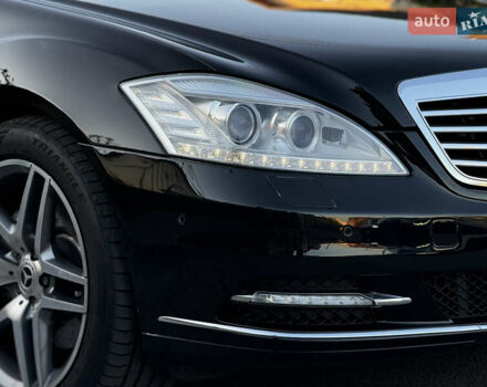 Черный Мерседес С Класс, объемом двигателя 3 л и пробегом 279 тыс. км за 18499 $, фото 2 на Automoto.ua