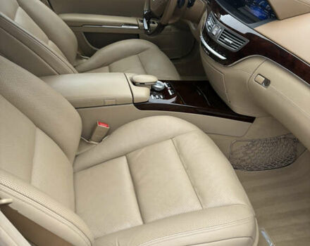 Чорний Мерседес С Клас, об'ємом двигуна 5.46 л та пробігом 70 тис. км за 30000 $, фото 13 на Automoto.ua