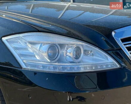 Черный Мерседес С Класс, объемом двигателя 5.5 л и пробегом 234 тыс. км за 15900 $, фото 3 на Automoto.ua