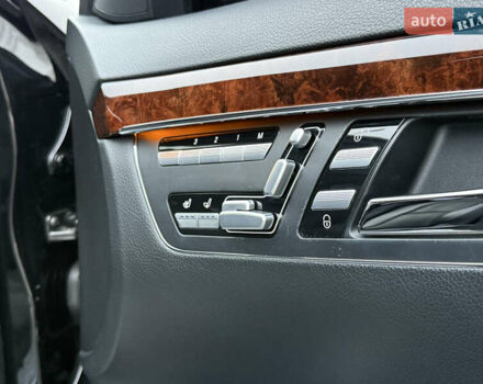 Чорний Мерседес С Клас, об'ємом двигуна 5.5 л та пробігом 310 тис. км за 14999 $, фото 59 на Automoto.ua