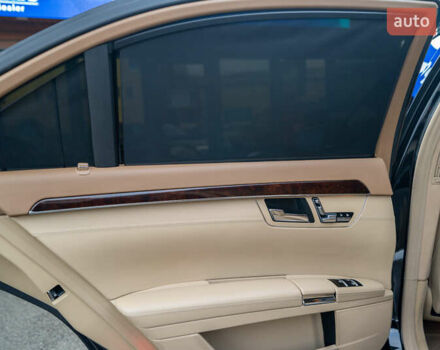 Чорний Мерседес С Клас, об'ємом двигуна 5.46 л та пробігом 288 тис. км за 18500 $, фото 30 на Automoto.ua