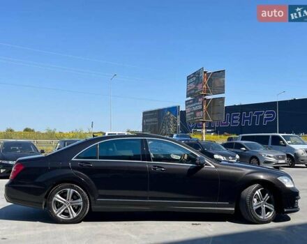 Чорний Мерседес С Клас, об'ємом двигуна 5 л та пробігом 241 тис. км за 13990 $, фото 6 на Automoto.ua