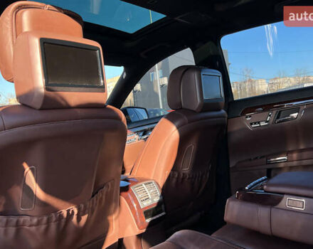 Черный Мерседес С Класс, объемом двигателя 5.46 л и пробегом 262 тыс. км за 14999 $, фото 24 на Automoto.ua