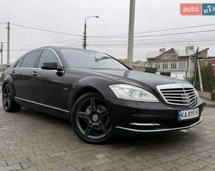 Черный Мерседес С Класс, объемом двигателя 3.5 л и пробегом 80 тыс. км за 19000 $, фото 2 на Automoto.ua