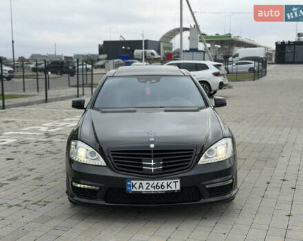 Чорний Мерседес С Клас, об'ємом двигуна 5 л та пробігом 242 тис. км за 12900 $, фото 1 на Automoto.ua