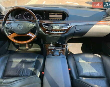 Черный Мерседес С Класс, объемом двигателя 5.5 л и пробегом 234 тыс. км за 15900 $, фото 24 на Automoto.ua