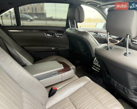 Чорний Мерседес С Клас, об'ємом двигуна 5 л та пробігом 242 тис. км за 12900 $, фото 27 на Automoto.ua